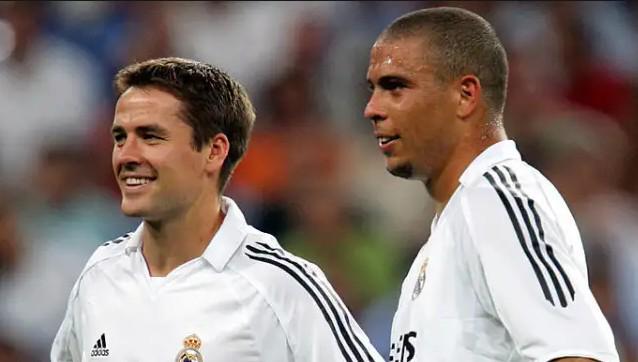 比赛中因球 比赛中因球